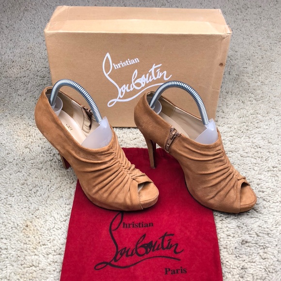 Christian Louboutin Shoes - Christian Louboutin Tan Manchon Twist Suede Heels